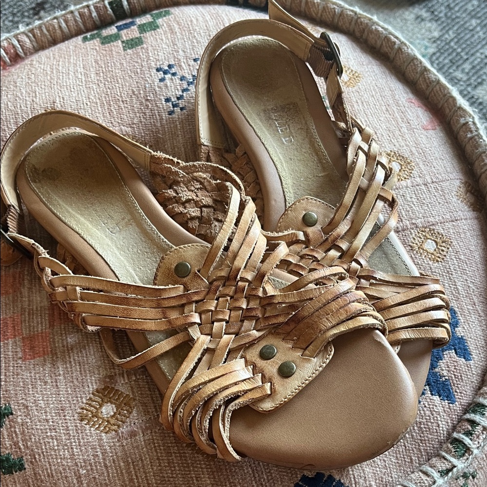 Leather Tan 8.5 Sandals Michelle D